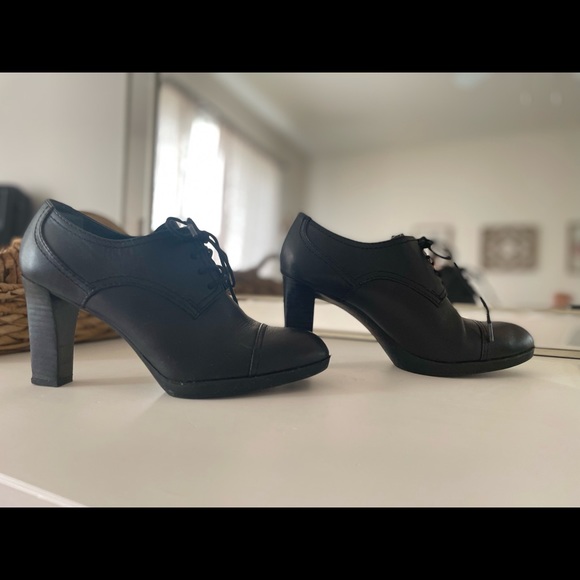 Franco Sarto Black Oxford Heels - Picture 3 of 13